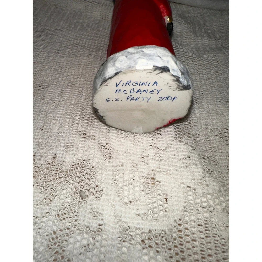 Hand Carved‎ Santa Claus Figure Virginia McHaney 2004 Christmas Decor